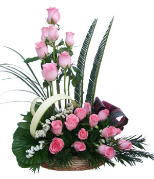 Basket arrangement of 20 Pink Roses