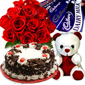 Bunch of 15 Roses, 1/2kg Cake, Chocolate and small teddy