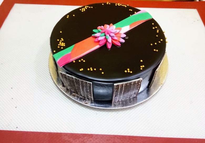 Rakhi Round Chocolate Cake