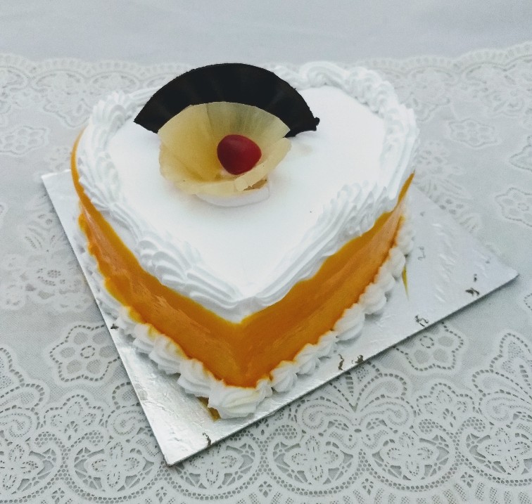 1Kg Pineapple Heart Shape Cake