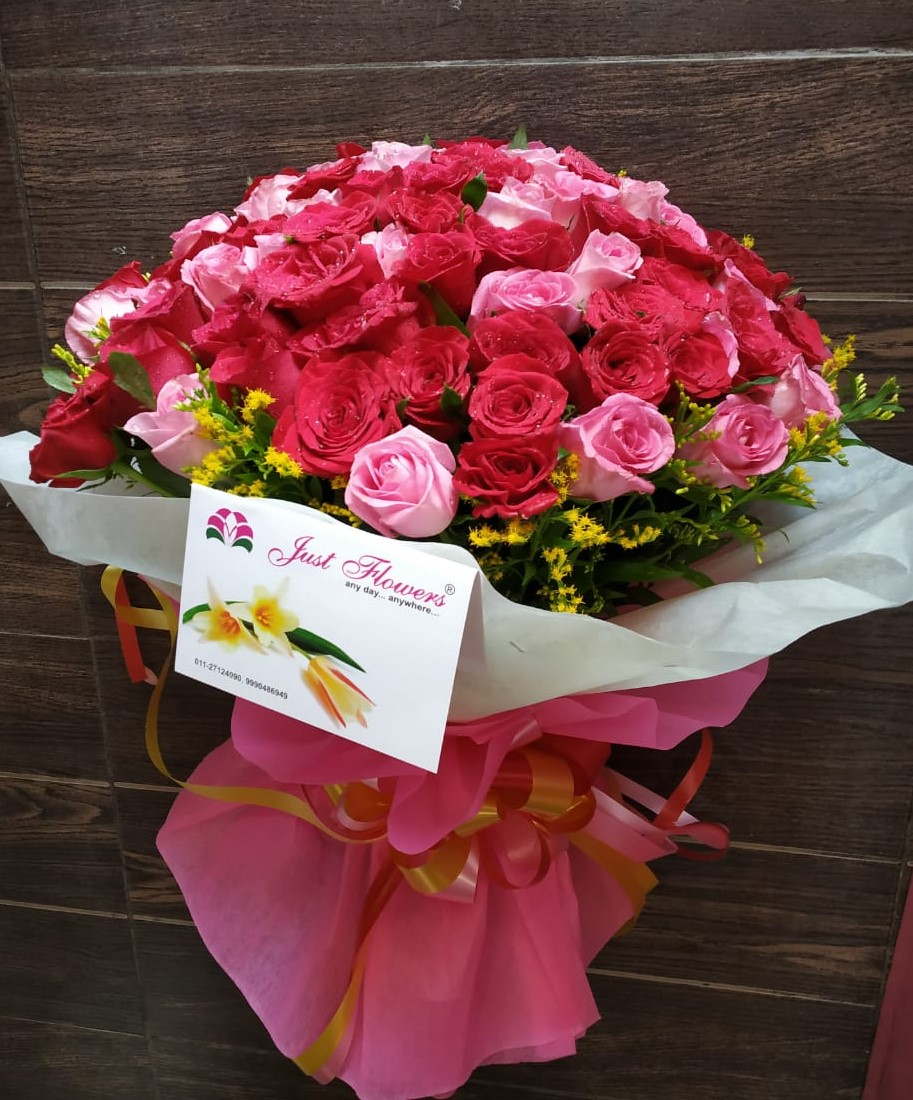 Flowers Delivery in PatnaPink Roses in Wrapped 